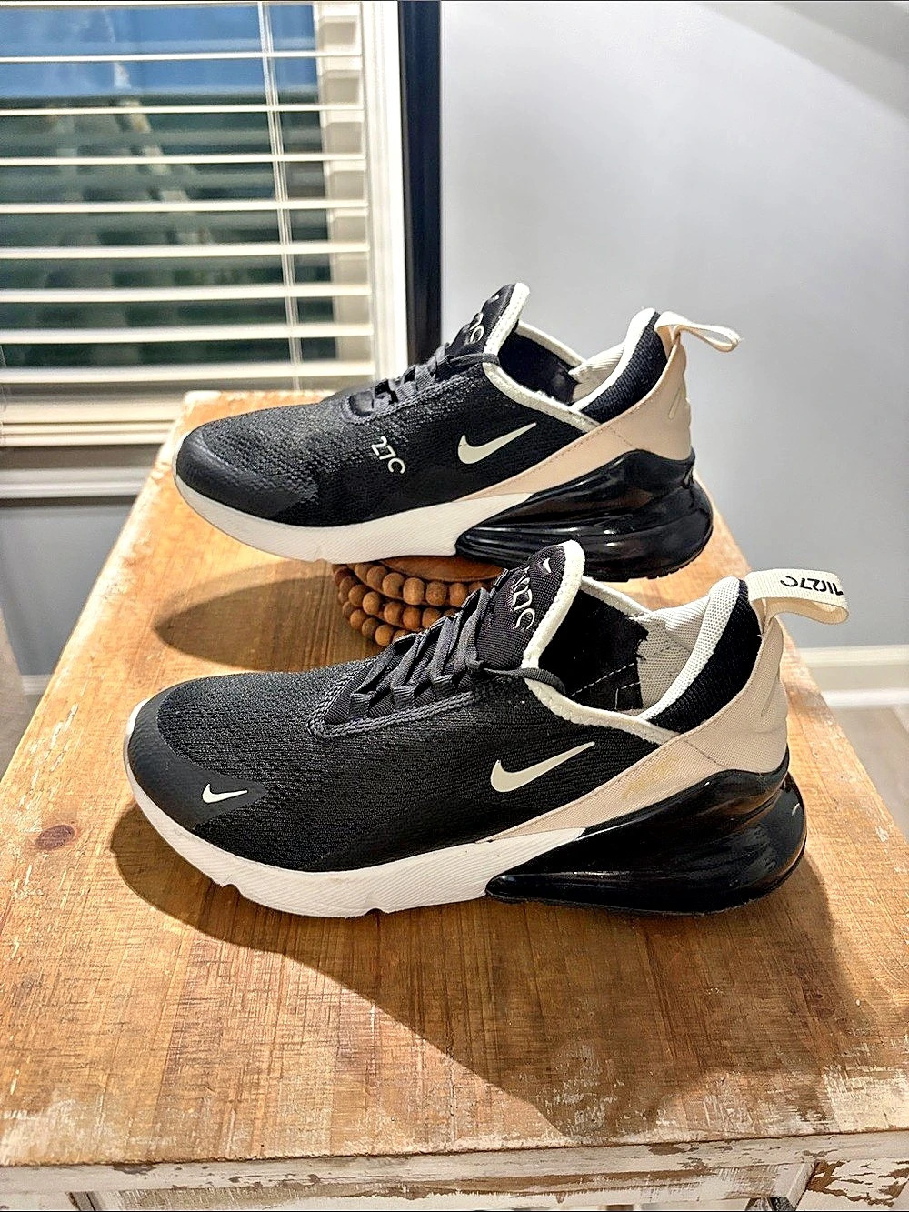 Nike Air Max 270 Black & White US 7.5 Sneakers
